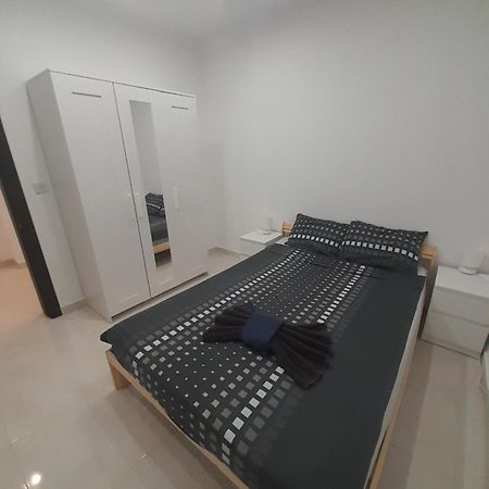 Modern 3Br Stylish Apartment With Large Balcony - Close To St Julians And St Georges Bay Is-Swieqi 외부 사진